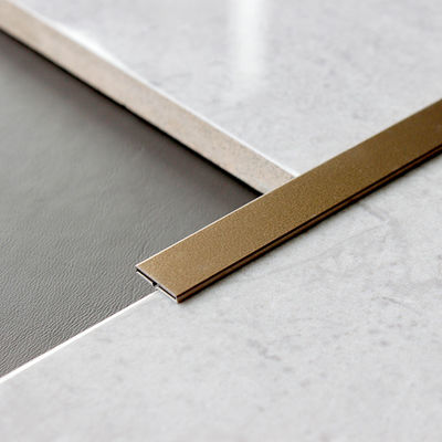 화려한 장식적 금속 스테인레스 스틸 타일 정비 벽 Ｔ 모양 타일 에이지 코너